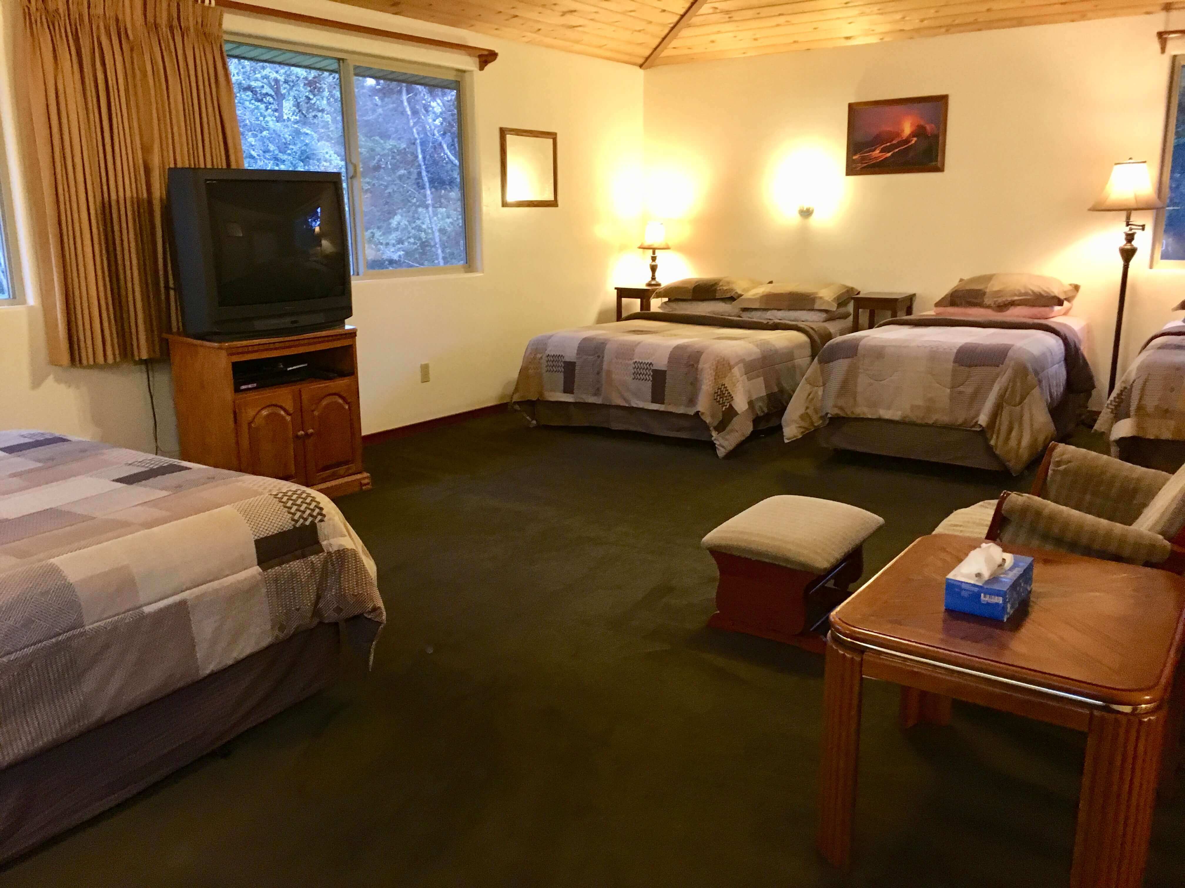 volcano hotel - volcano inn - caldera room
